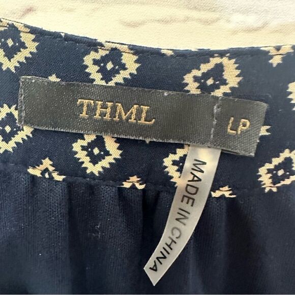 THML petite large dress - Picture 6 of 6